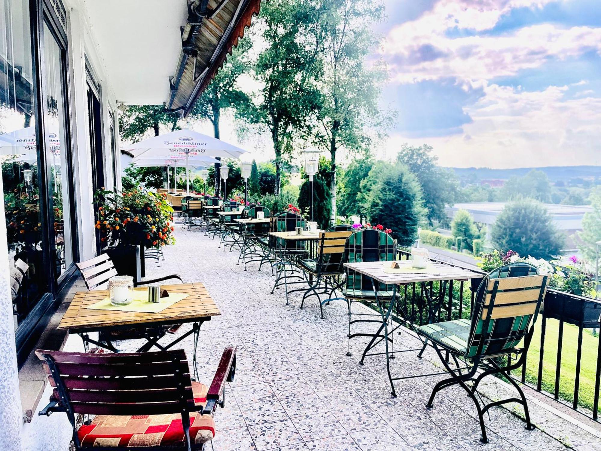 Berghof Hotel Nieheim エクステリア 写真